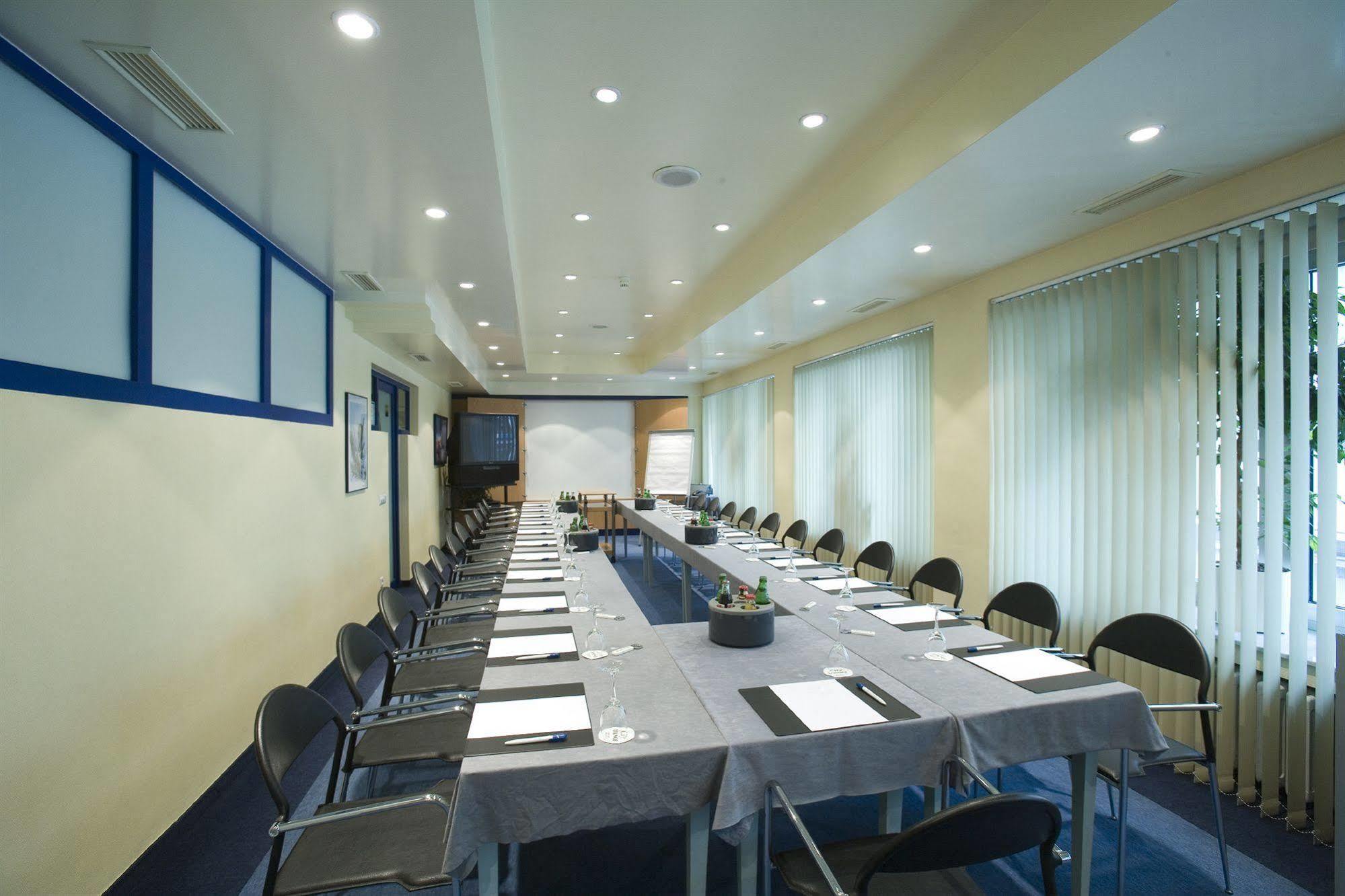 City Hotel Hotel